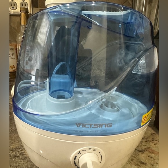 Victsing- Ultrasonic  cool  mist humidifier 2.0L - Picture 8 of 9